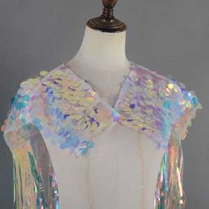 Cape élégante pour occasions spéciales, style burlesque, en polyester, avec des fils perlés et des paillettes, silhouette droite magnifique, fermeture à enrouler autour du cou - Product Image 1