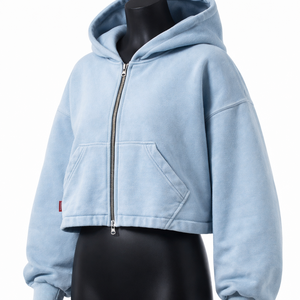 Sudadera con capucha corta para mujer, con cremallera completa, de forro polar oversize, con hombros caídos, color azul claro liso, personalizable con logo. - Product Image 3