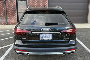 Voiture d'<span class=keywords><strong>occasion</strong></span> propre à faible kilométrage, <span class=keywords><strong>Audi</strong></span> <span class=keywords><strong>A4</strong></span> <span class=keywords><strong>Allroad</strong></span> 2021, prête à être expédiée dans le monde entier. - Product Image 6