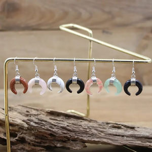 Boucles d'oreilles en forme de croissant de lune en malachite-Bijoux en pierre naturelle faits à la main-Boucles d'oreilles en corne bohème en gros - Product Image 3