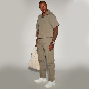 Pantalon Cargo Respirant en Toile de Coton 100% de Grande Taille à Vendre en Vente, Bon Marché - Product Image 4