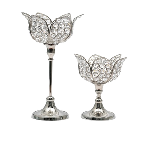 เชิงเทียนลูกปัดคริสตัลสำหรับตกแต่งบ้านสุดหรูขายดีเชิงเทียนประดับโต๊ะดีไซน์ใหม่เชิงเทียนโลหะ - Product Image 1