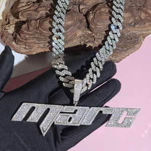 Collar Hip Hop de Lujo con Colgante de Letra con Incrustaciones de Diamantes Moissanite VVS y Cadena Cubana de Plata 925 - Product Image 2