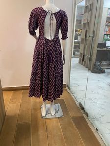 ชุดเดรสยาวคลุมเข่าแขนเกาหลีสีม่วงชุดเดรสมิดิแขนสั้นจับจีบเซ็กซี่ใส่สบายๆเป็นมิตรกับสิ่งแวดล้อมฤดูร้อน - Product Image 2