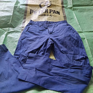 Vêtements d'occasion : Pantalons en coton pour hommes - Product Image 1