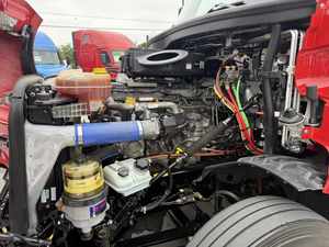 Achetez ici : Semi-remorque Cascadia 126 Sleeper 2021 - Cabine surélevée, 455 CV, boîte manuelle 10 vitesses, prête à être expédiée - Product Image 5