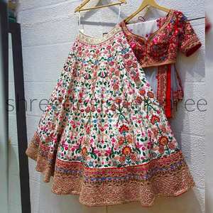 Temporada de festivales Colección Navaratri Listo para almacenar Heavy Flair Lengha Choli Lahenga Choli con espejo real trabajado y Duppata - Product Image 2