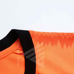 ชุดฟุตบอลของผู้ชายปรับแต่งได้สำหรับผู้ใหญ่คุณภาพระดับมืออาชีพชุดกีฬาสีทึบไซส์ใหญ่พิเศษและดีไซน์ - Product Image 4