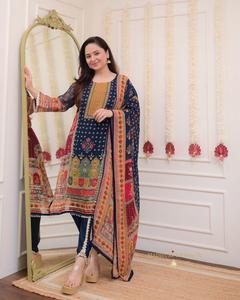 Tenues de mariage indiennes de créateur, Salwar Kameez pour femmes, Kurtis de princesse, Vêtements indiens/pakistanais purs fabriqués en Inde pour grossistes - Product Image 3