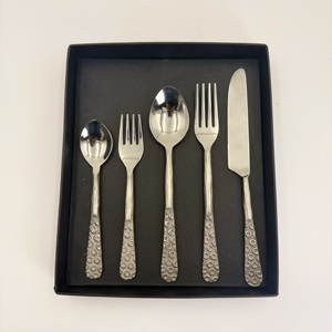 Juego de Cubiertos Reutilizables de 5 Piezas con Caja, Cubiertos de Acero Inoxidable de Alta Calidad para el Hogar, Restaurante y Regalo de Boda - Product Image 2