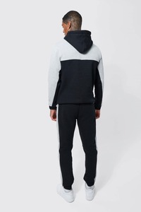 ชุดวอร์ม2026มีฮู้ดสำหรับผู้ชายชุดวอร์มผ้าโพลีเอสเตอร์บล็อกสีสำหรับฤดูใบไม้ร่วงและฤดูหนาวพร้อมลายแบบสวมหัวชุดวิ่งแห้งเร็ว - Product Image 4