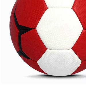 Ballon de football personnalisé avec impression de logo, fabrication de ballons de football, design durable, léger, cousu à la main - Product Image 6