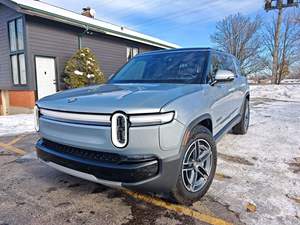 R1S ADVENTURE 2025 bien entretenu, sans accident ni dommages signalés, électrique, transmission intégrale, prêt à rouler - Product Image 3