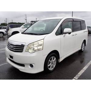 Toyota Noah X Smart Edition 2011 - Conduite à droite/gauche, manuelle/automatique, essence, moteur 4L, pneus R15, cuir, éclairage - Product Image 1