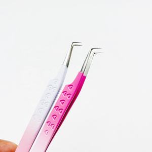Mini pince à épiler à 90 degrés gravée en coeur pour extension de cils outil de beauté en acier inoxydable enduit de poudre rose et blanche - Product Image 2