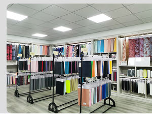 Ensembles 2 Pièces de Leggings Sans Couture Côtelés de Haute Qualité pour Femmes, avec Logo Frontal de la Marque, Idéaux pour le Yoga et le Pilates – Vente en Gros - Product Image 6