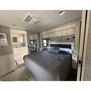 Autocaravana Diésel de Lujo Clase A Byways 38 BL de 39 pies, Usada en 2025, con Literas, Baño Trasero y Capacidad para 6 Personas - Product Image 3