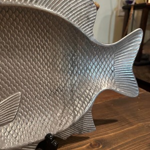 Bandeja de Servir de Metal con Acabado Plateado en Forma de Pez de Estilo Vintage, Adecuada para Decoración del Hogar y Servir Mariscos - Product Image 3