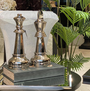 Sculpture d'échecs décorative de luxe pour la maison, roi et cheval, finition or et noir brillant, sculpture en aluminium de meilleure qualité - Product Image 4