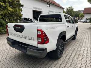 Hilux SUV 2024 Usado, Volante a la Izquierda, Tracción en las Cuatro Ruedas, Neumáticos R18, Control de Crucero Adaptativo, Asientos de Cuero, Motor 4.5L Turbo Gasolina, Euro IV, Panorámico - Product Image 3