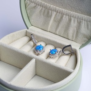 Boucles d'oreilles pendantes en opale bleue taillée rondement, avec design en CZ, vente en gros, bijoux turcs faits à la main en argent sterling 925 - Product Image 4