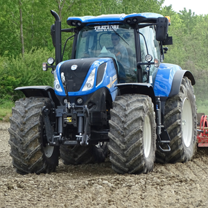 Tractor agrícola confiable tipo TT con motor diésel 4WD y función de cargador para uso agrícola mediano y grande - Product Image 3