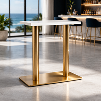 Table de restaurant rectangulaire moderne blanche avec base en acier inoxydable doré et plateau en pierre résistant aux rayures pour hôtel, café, usage commercial