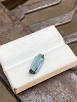 Pierre précieuse naturelle unique de 4,79 carats en Tanzanite bleue non chauffée, taille bouclier, Zoisite à excellent éclat, nette à la loupe