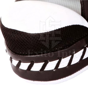 Almohadilla de enfoque de boxeo de alta calidad con logotipo personalizado, el mejor equipo de entrenamiento nuevo para artes marciales y boxeadores - Product Image 5