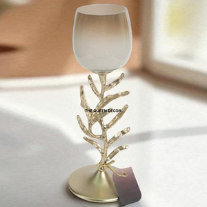 Bougeoir unique élégant en béton de forme feuillue d'or couleur or brillante pour les intérieurs de maison ou les événements - Product Image 1