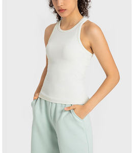Top corto personalizado para mujer con logotipo personalizado, ropa de entrenamiento deportivo para mujer, camisetas sin mangas cortas sin mangas fabricadas con servicio OEM - Product Image 3