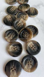 Buffle OX corne blancs bouton haute qualité personnalisé rond 4 trous 4 trous corne résine bouton de couture mode 4 trous boutons - Product Image 3