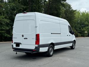 Mercedes-Benz Sprinter Cargo Van 2500 2021, Techo Alto, Tracción Trasera, Motor de Gasolina Turbo de 2.0L y 4 Cilindros, Minivan - Product Image 2