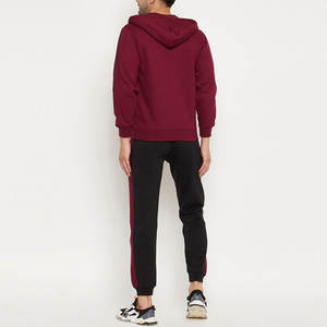 Fabricant pakistanais à prix abordable survêtement pour hommes coupe ajustée style unique vêtements de plein air ensemble de survêtement pour hommes fabriqué à Sialkot - Product Image 4