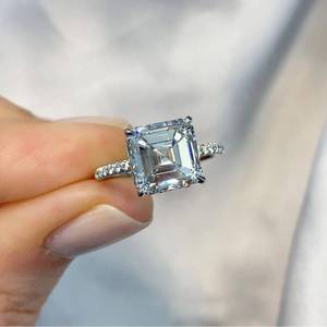 Bague halo en diamant de laboratoire taille Asscher 4.00 carats certifiée IGI D-E-F VVS-VS - Product Image 1