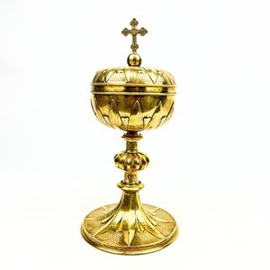 Cáliz de iglesia de latón puro pulido con espejo respetuoso con el medio ambiente con patena grabado personalizado último ciborio religioso italiano a bajo costo - Product Image 6