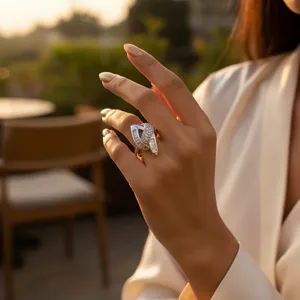 Bague tendance pour femme en argent avec diamants, incrustation en or rose et rhodié, bijoux en forme d'aile et de chiffre - Product Image 2