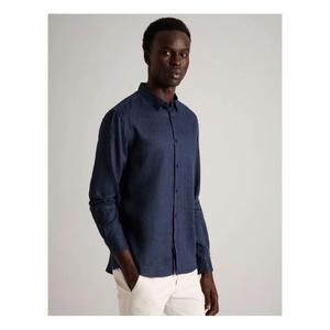 Chemise pour homme moderne au quotidien, conçue avec soin des détails, offrant un ajustement confortable et un look élégant - Product Image 3