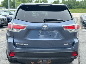 Meilleures ventes 2016 Toyota Highlander XLE AWD Boîte automatique à 6 vitesses - Product Image 3