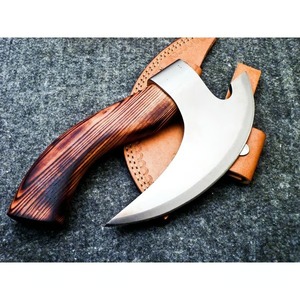 Hacha cortadora de Pizza de acero inoxidable negro forjado a mano de alta calidad Uso de cocina-Rebanada con estilo Hacha de Pizza hecha a mano - Product Image 4