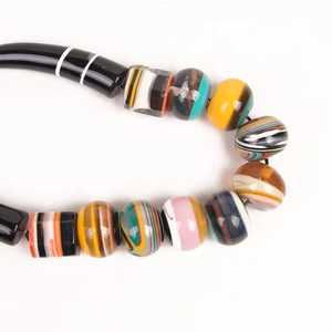 Venta caliente hecho a mano negro blanco resina collar joyería de moda para mujeres niñas aspecto clásico directo India símbolo cristiano - Product Image 3