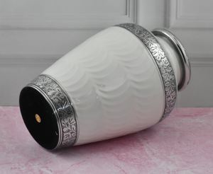 Urna de recuerdo de cenizas de metal moderna Ataúd elegante para mascotas para restos humanos - Product Image 2