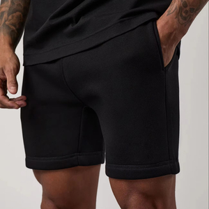 Shorts de gym en molleton noir pour hommes, vêtements d'été décontractés, taille élastique, cordon de serrage, tissu doux, 2 poches latérales, shorts pour hommes, vente en gros - Product Image 1