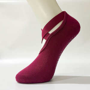 Chaussettes basses en coton doux de style basique pour l'intérieur, couleurs personnalisées, logo, emballage avec bande adhésive pour le Pilates, chaussettes de yoga pour femmes - Product Image 3