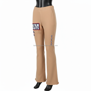 Pantalones Acampanados para Mujer, Tela Suave y Elástica de 280 GSM, Color Beige, Logotipo Atlético con Parche, Bordado Personalizado, Transferencia de Calor - Product Image 4