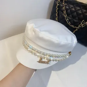 Gorra oficial estructurada con insignia de metal, detalles bordados y forro interior Premium - Product Image 3