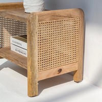 Table d'appoint gigogne en bois et rotin au design moderne avec deux étagères, éléments décoratifs, pour salon et chambre à coucher