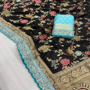 Sari de Seda Dola Pura VASTRA COTTAGE con Bordado Meenakari y Zari, Borde de Lentejuelas y Cordón, y Blusa en Contraste - Product Image 2