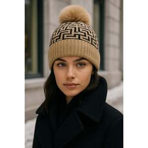 Gorro de lana con pompones y estampado de camel para mujer BERE1144 - BERE1144-CAMEL - Product Image 1