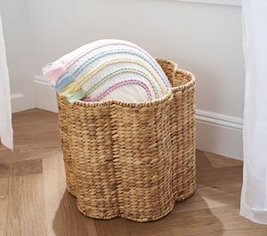 Maravillosa cesta de almacenamiento de jacinto de agua ecológica con un diseño floral Adorable cesta de lavandería para habitación y decoración de bebés para niños - Product Image 3